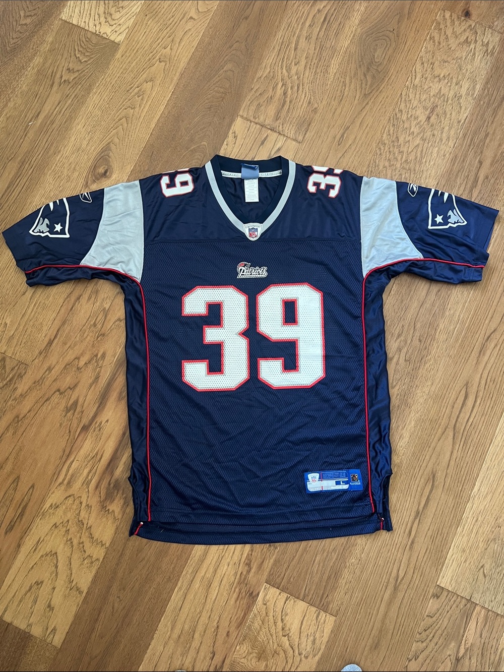 🏈 New England Patriots NFL Reebok # 39 Maroney Jersey